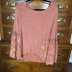 Women's Pink Lace Sleeve Top